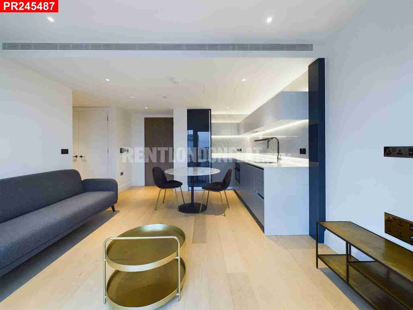Flat Freston Road in Greater London