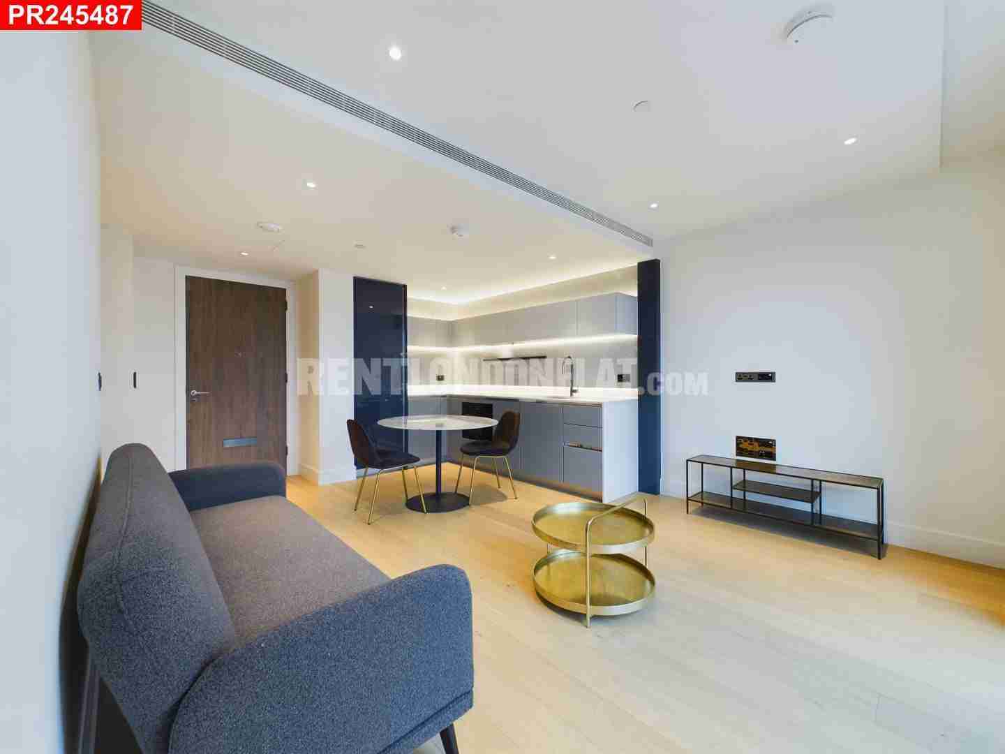 Flat Freston Road in Greater London