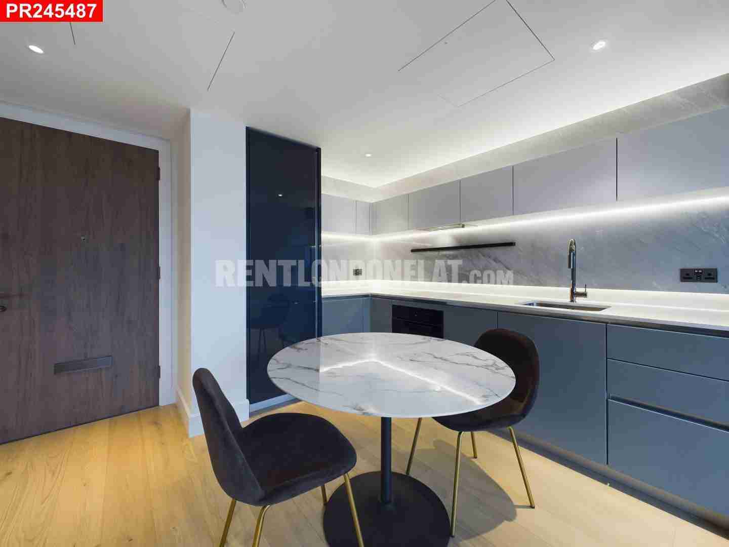 Flat Freston Road in Greater London