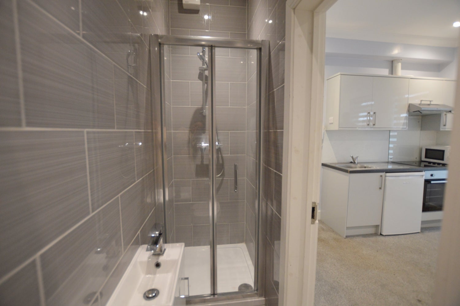 Room Bournemouth Road in Poole