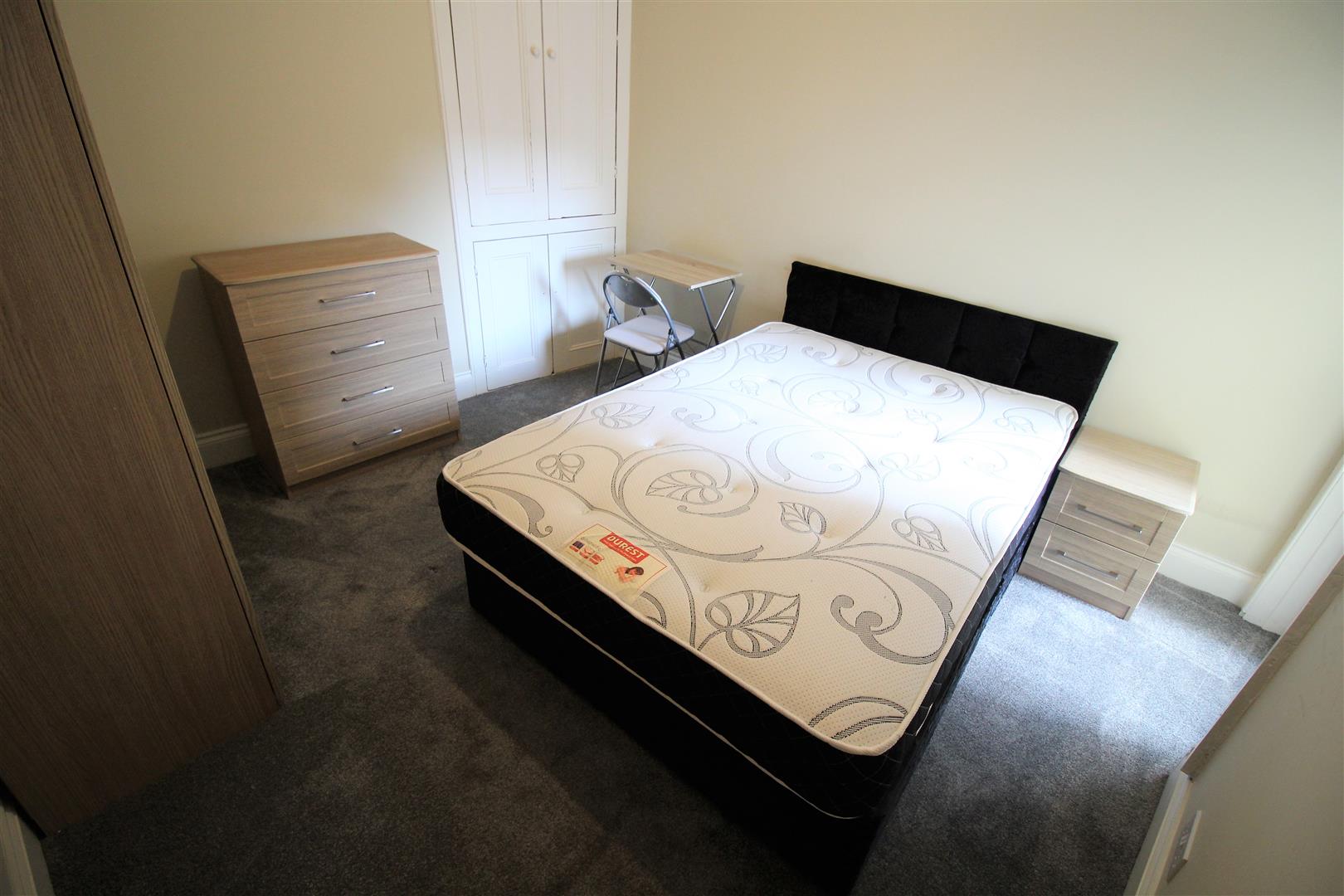 Room Fawcett Road in Portsmouth