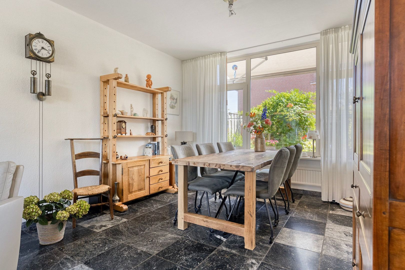 Tussenwoning te koop: Cort van der Lindenstraat 212, Goes