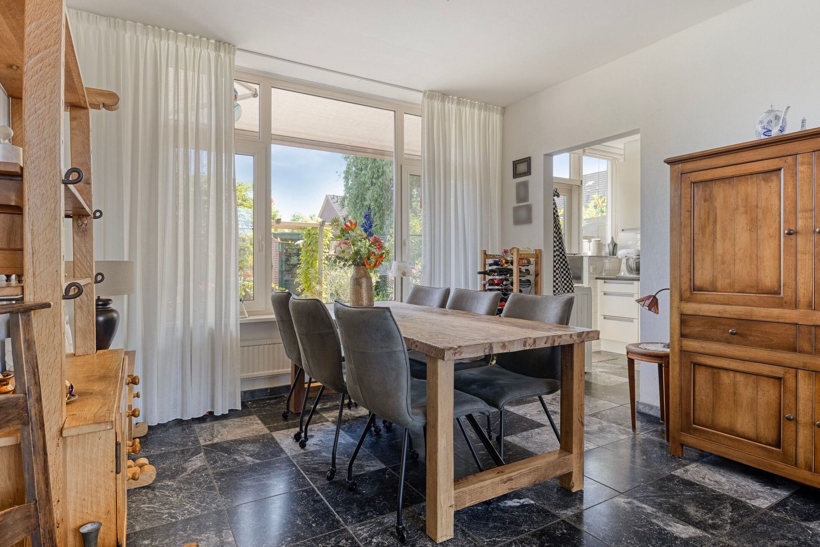 Tussenwoning te koop: Cort van der Lindenstraat 212, Goes