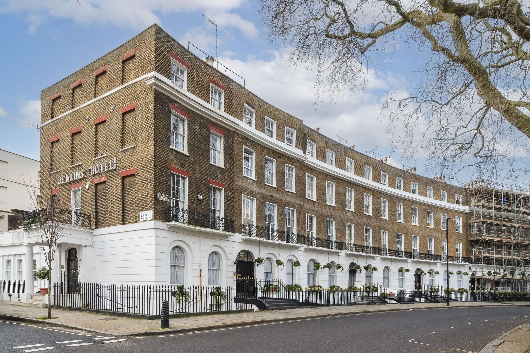 Flat Burton Place in Greater London