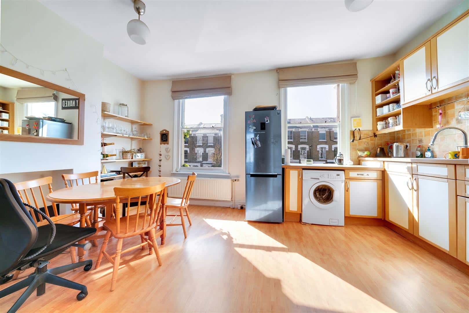 Flat Stradbroke Road in Greater London