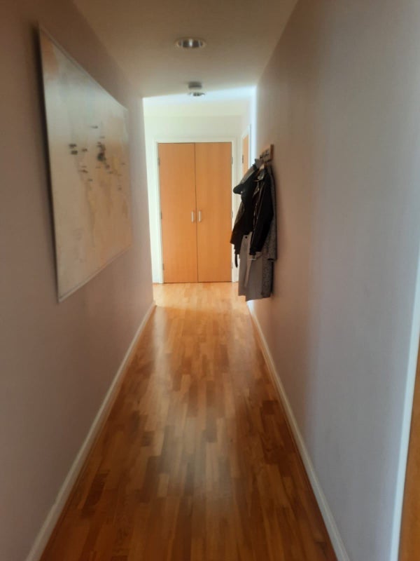 Room Empire Way in Greater London
