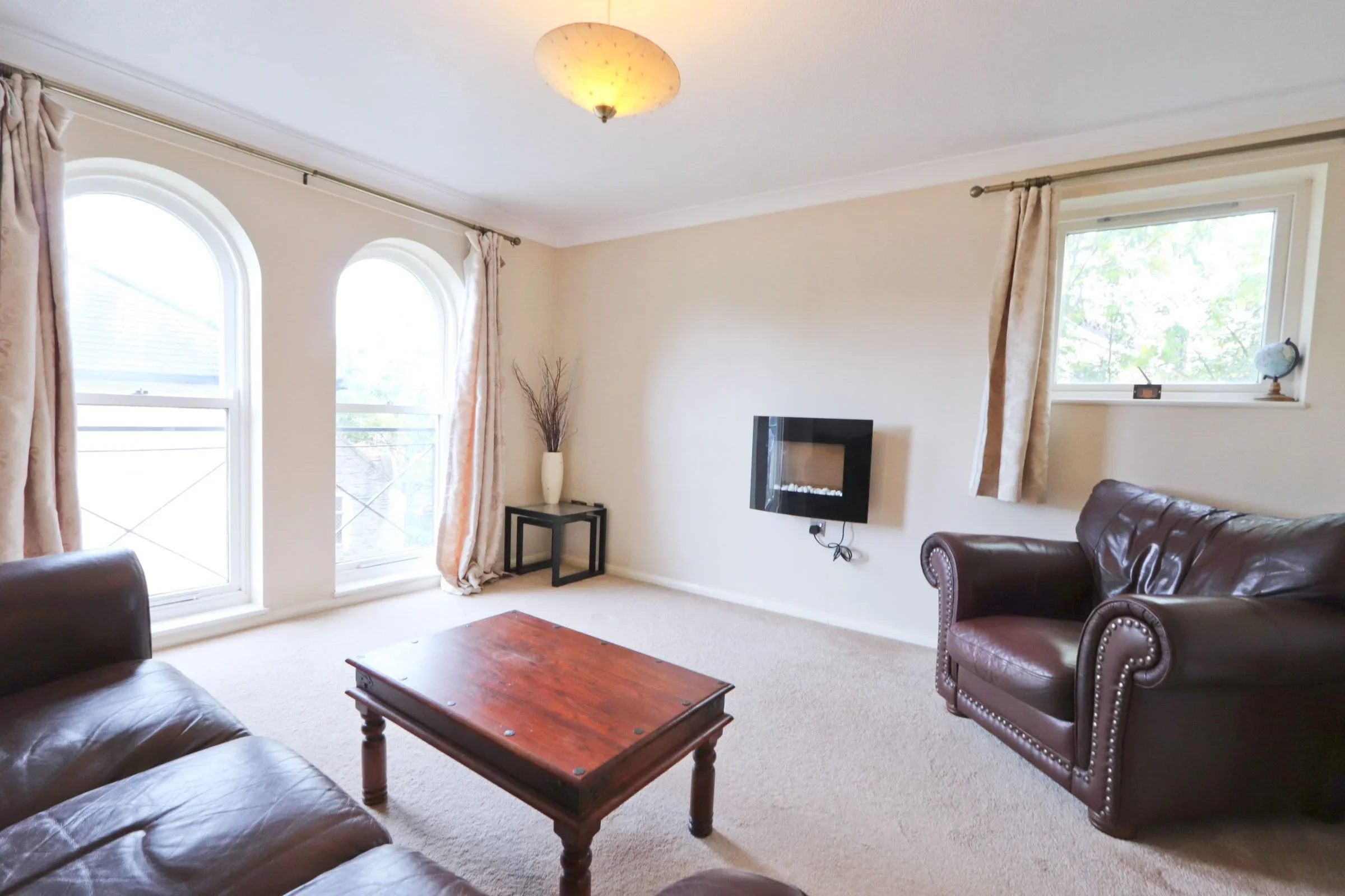 Flat Elmgrove Road in Bristol