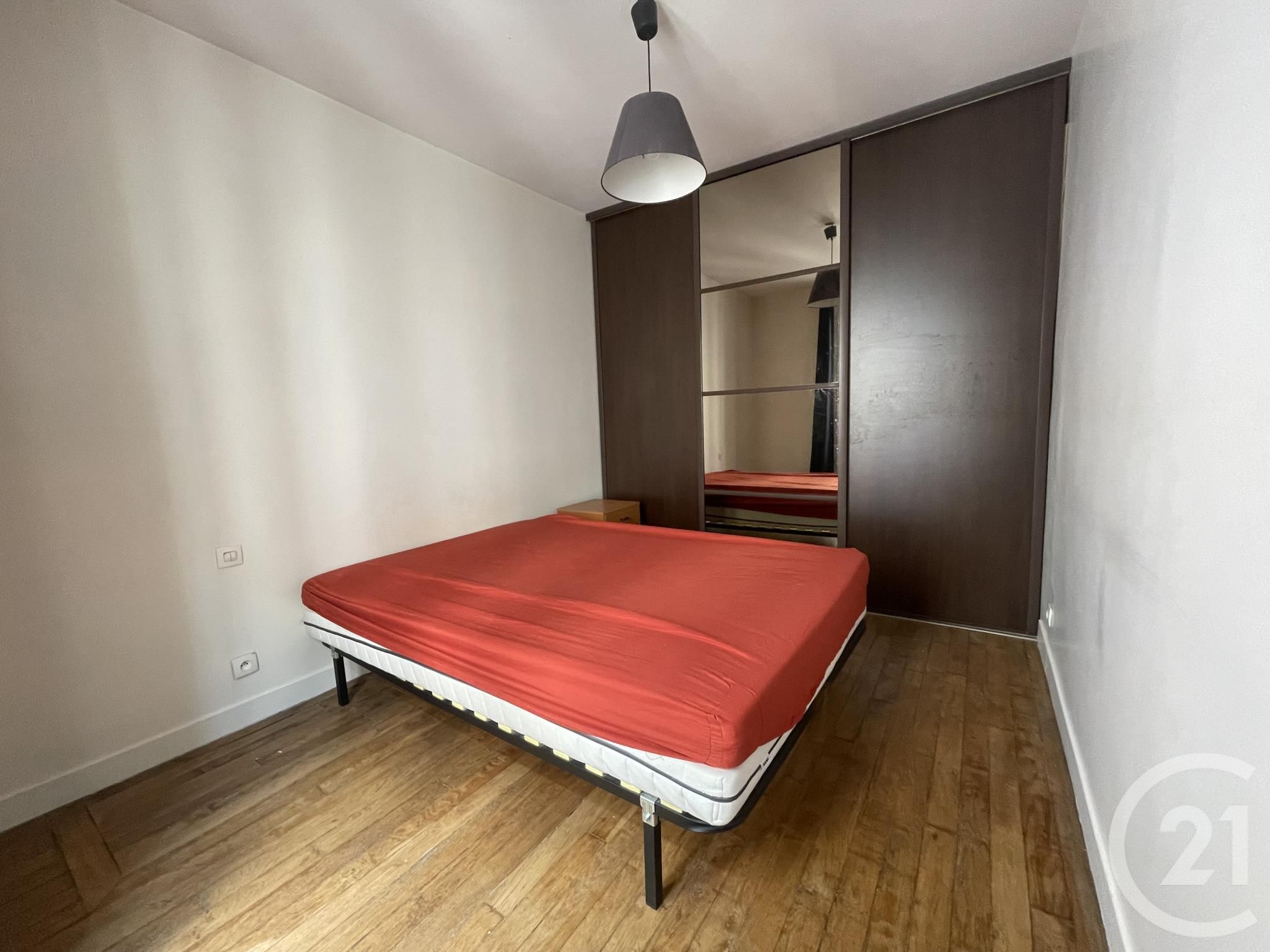 Flat Rue Pierre Bérégovoy in Clichy