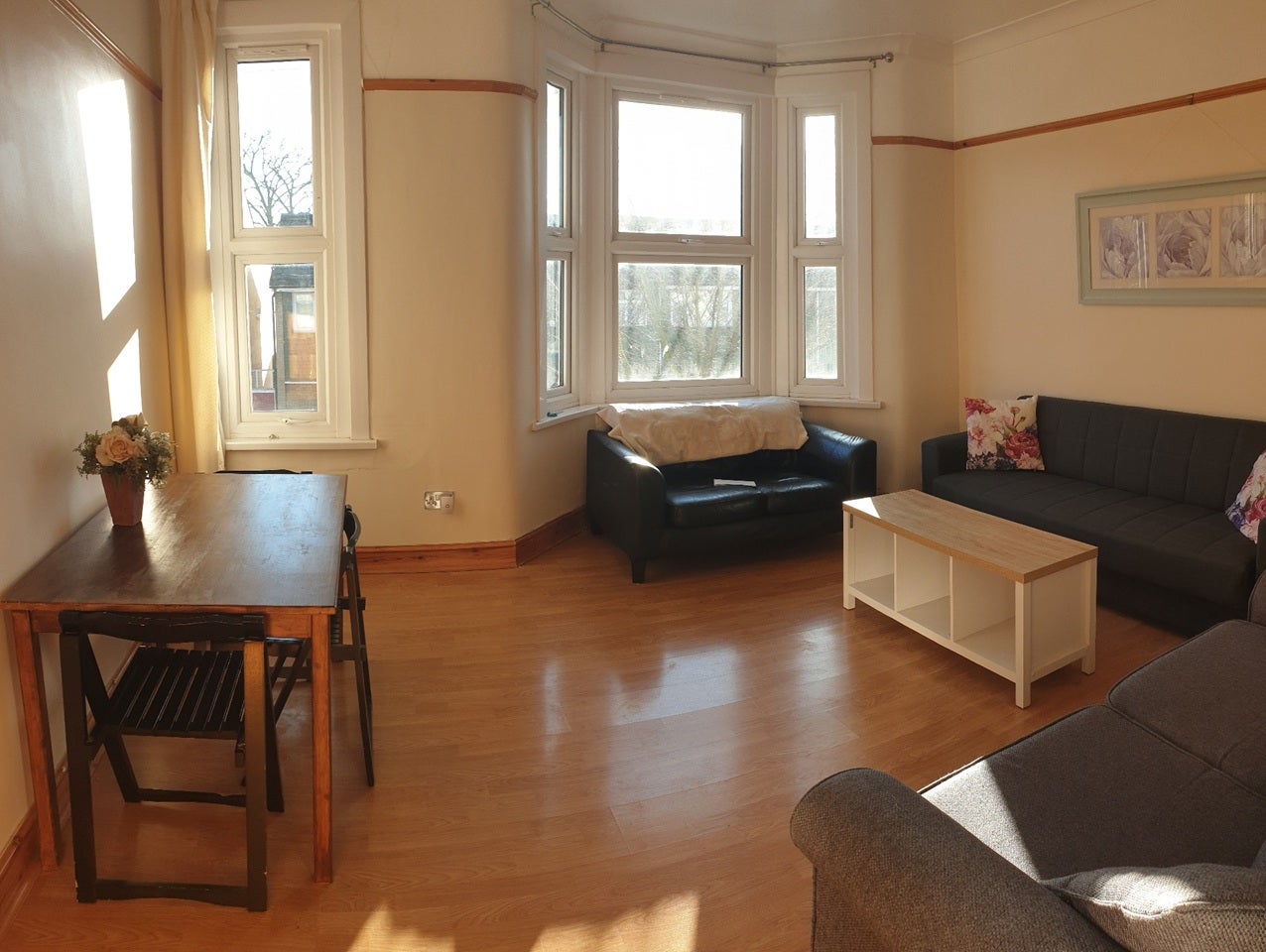 Flat Michael Road in Greater London
