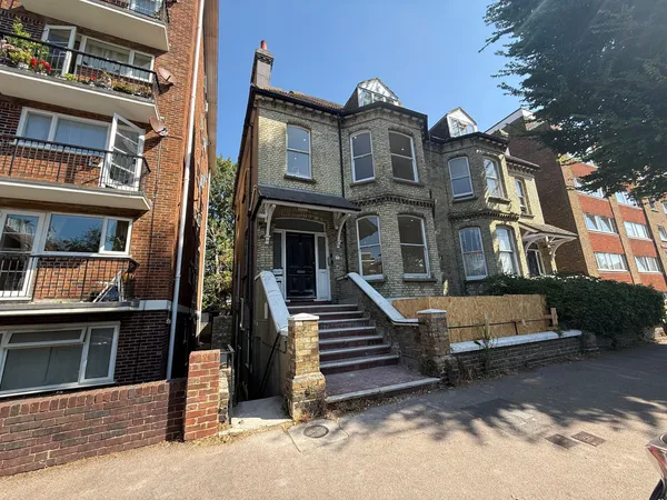 Flat Cromwell Road in Portslade by Sea