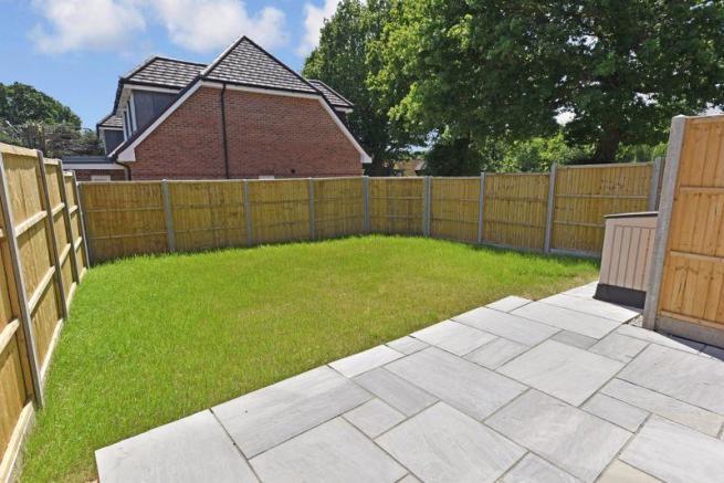 House The Vale in Bordean