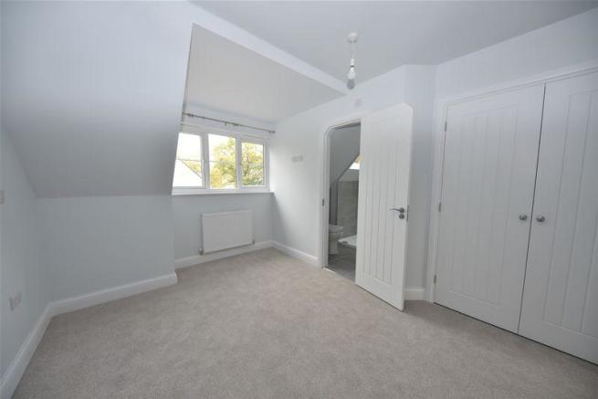 House The Vale in Bordean