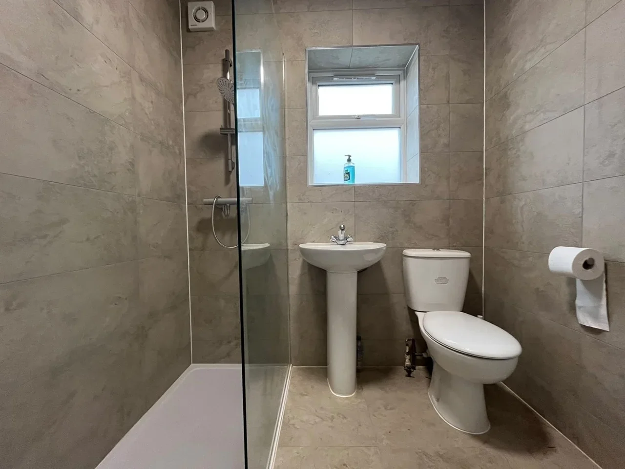 House Oak Way in Greater London