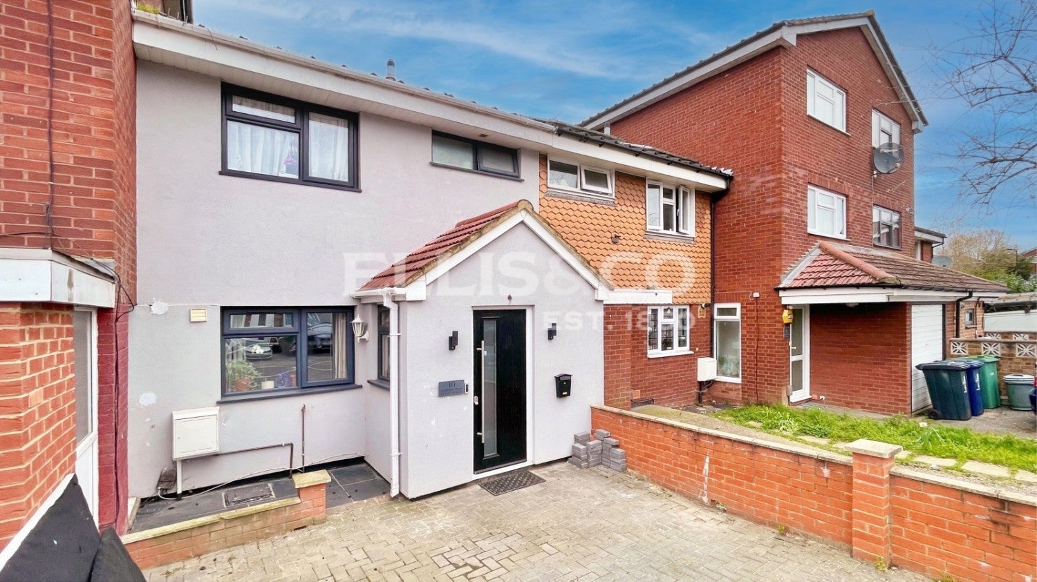 House Matthews Road in Greater London