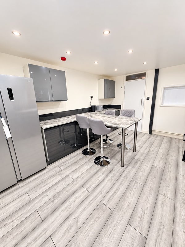 Room Cheshire Road in Sandwell