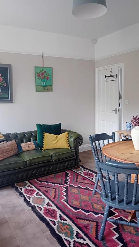 Room Overthorpe Road in Kirklees