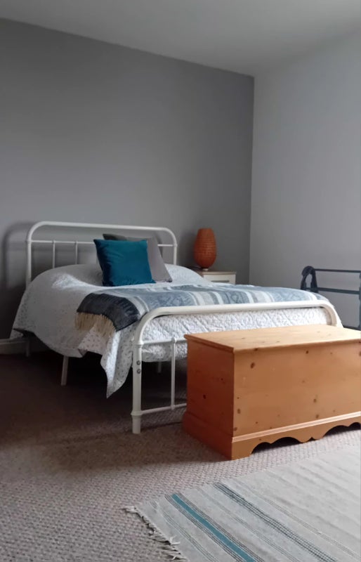 Room Overthorpe Road in Kirklees