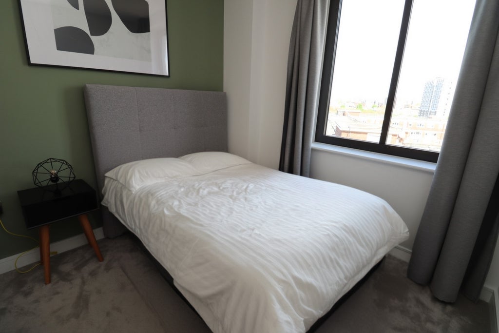 Room Globe Road in Greater London