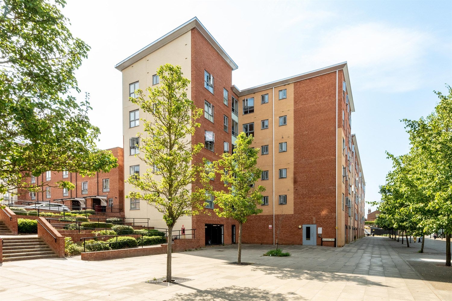 Flat Moulsford Mews in Reading