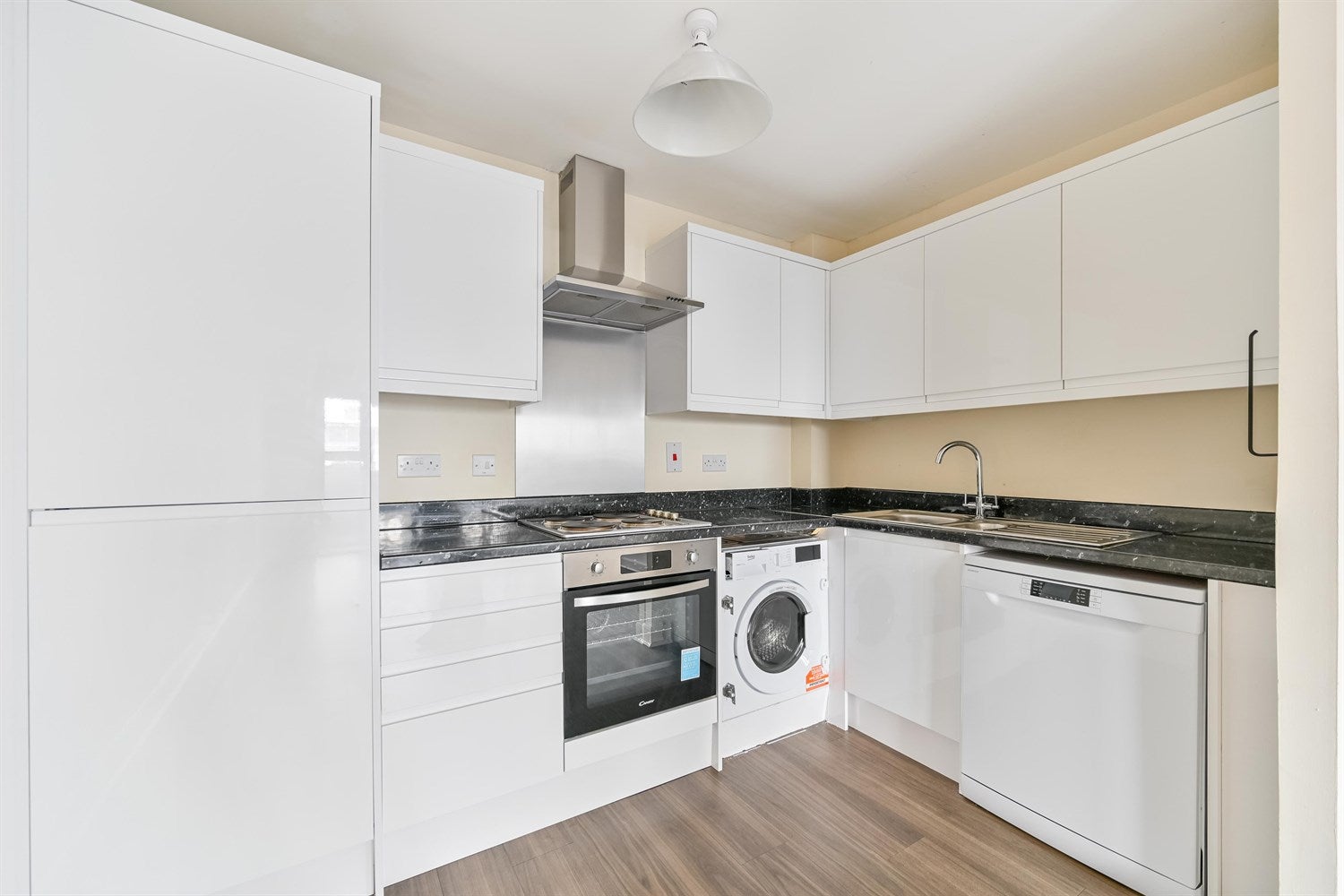 Flat Moulsford Mews in Reading