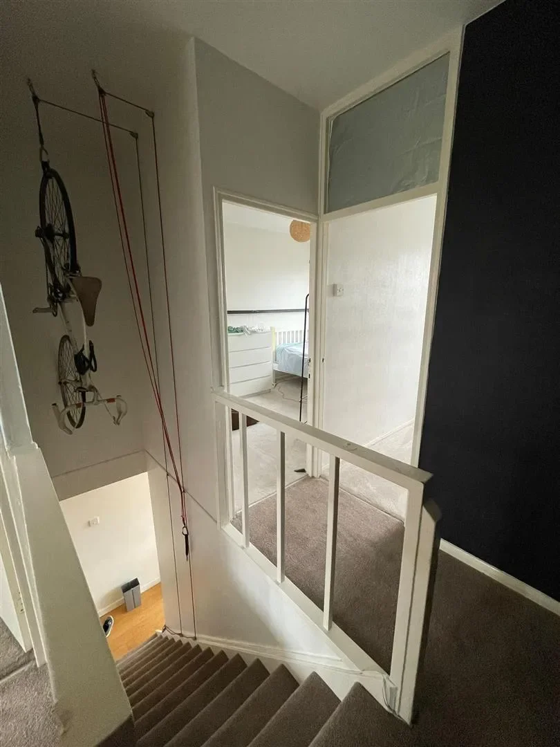 Flat Leirum Street in Greater London