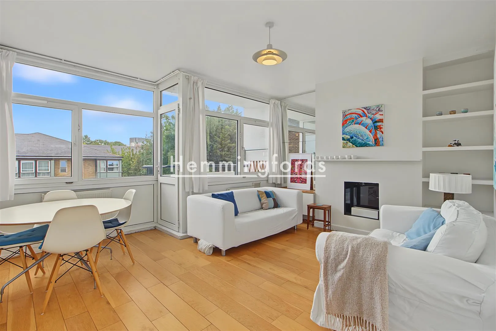 Flat Leirum Street in Greater London