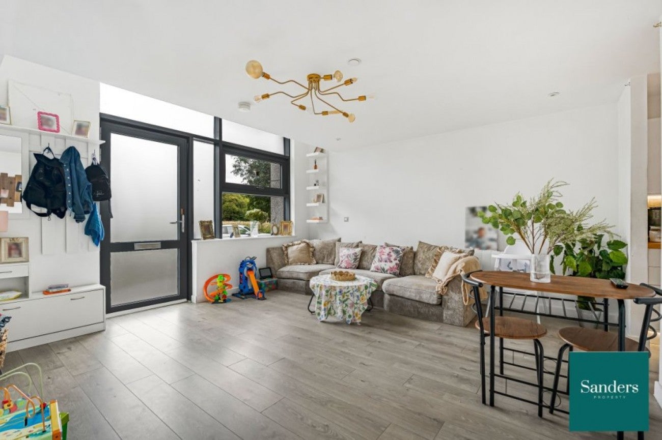 Flat Edinburgh Way in Harlow
