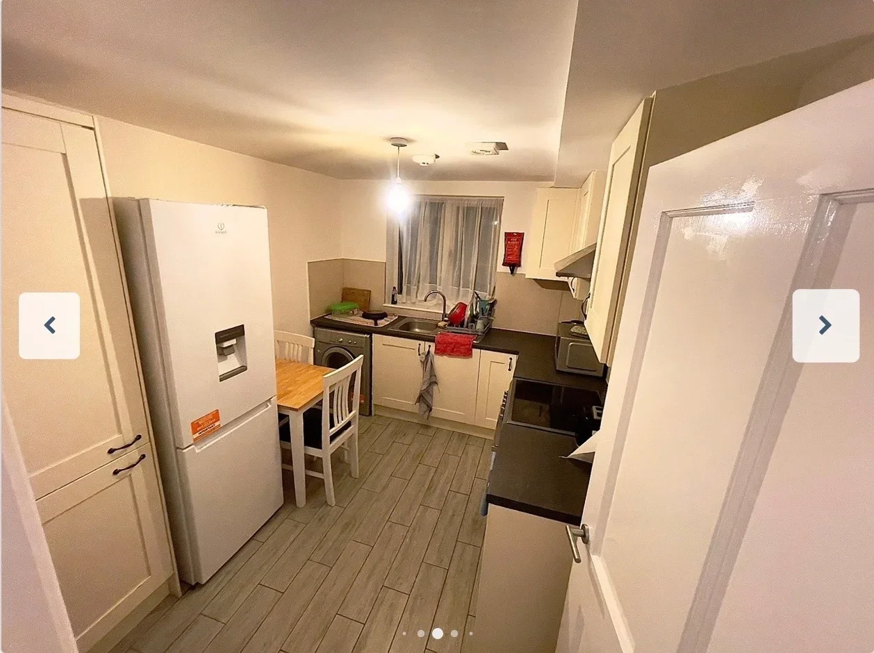 Room Mandrell Road in Greater London