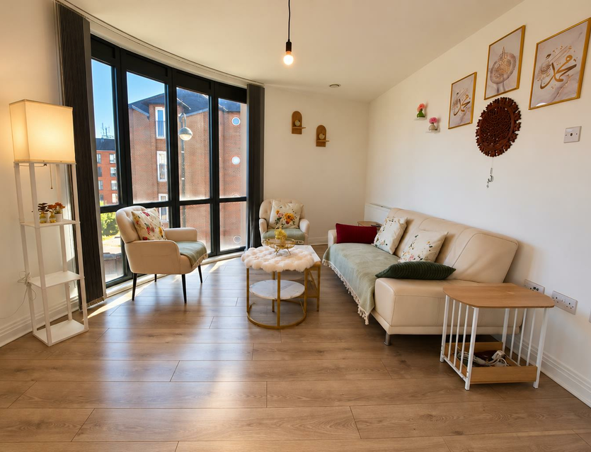Flat Bentinck Road in Greater London