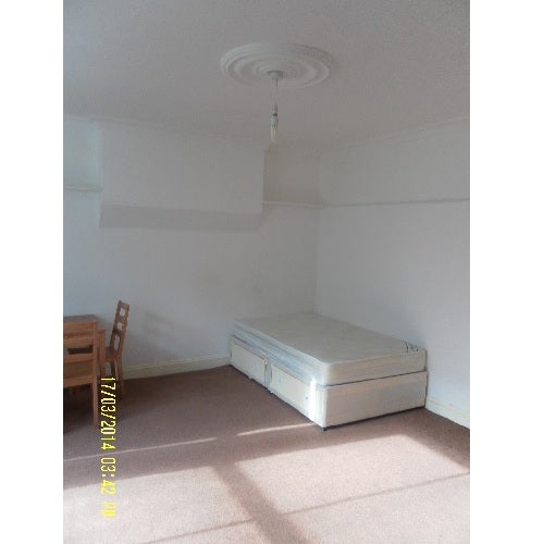 Flat Josephine Avenue in Greater London