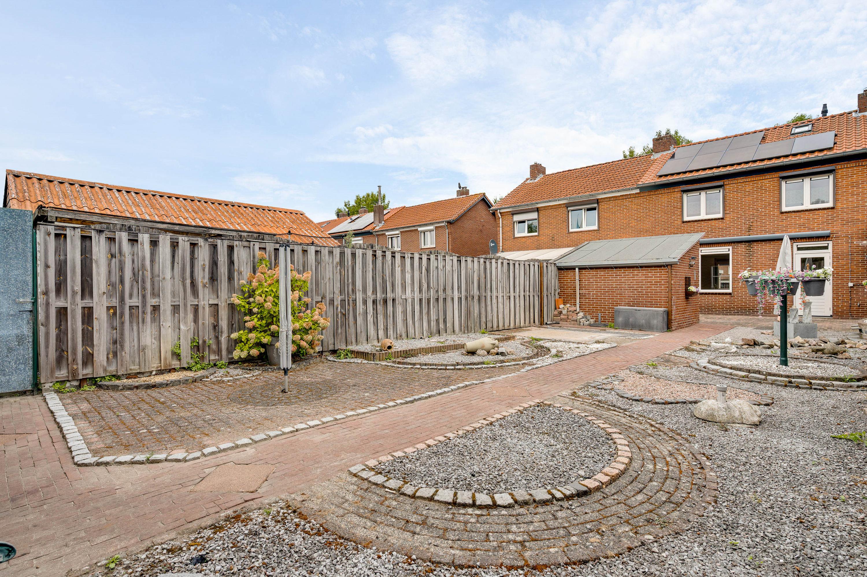 Tussenwoning te koop: Doctor Nolensstraat 20, Weert