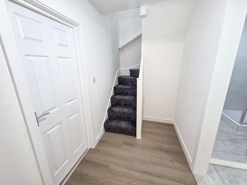 Flat Cardiff Road in Caerphilly