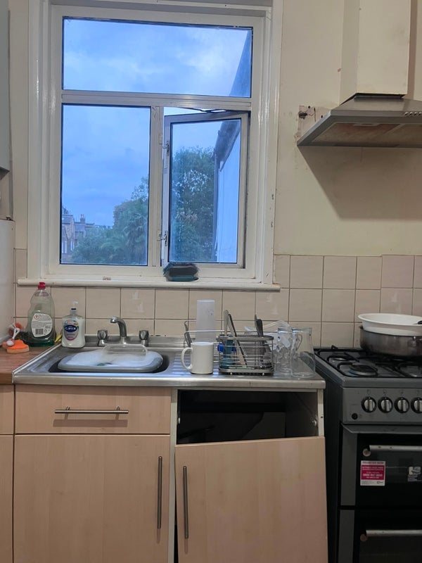 Room Northcote Road in Greater London