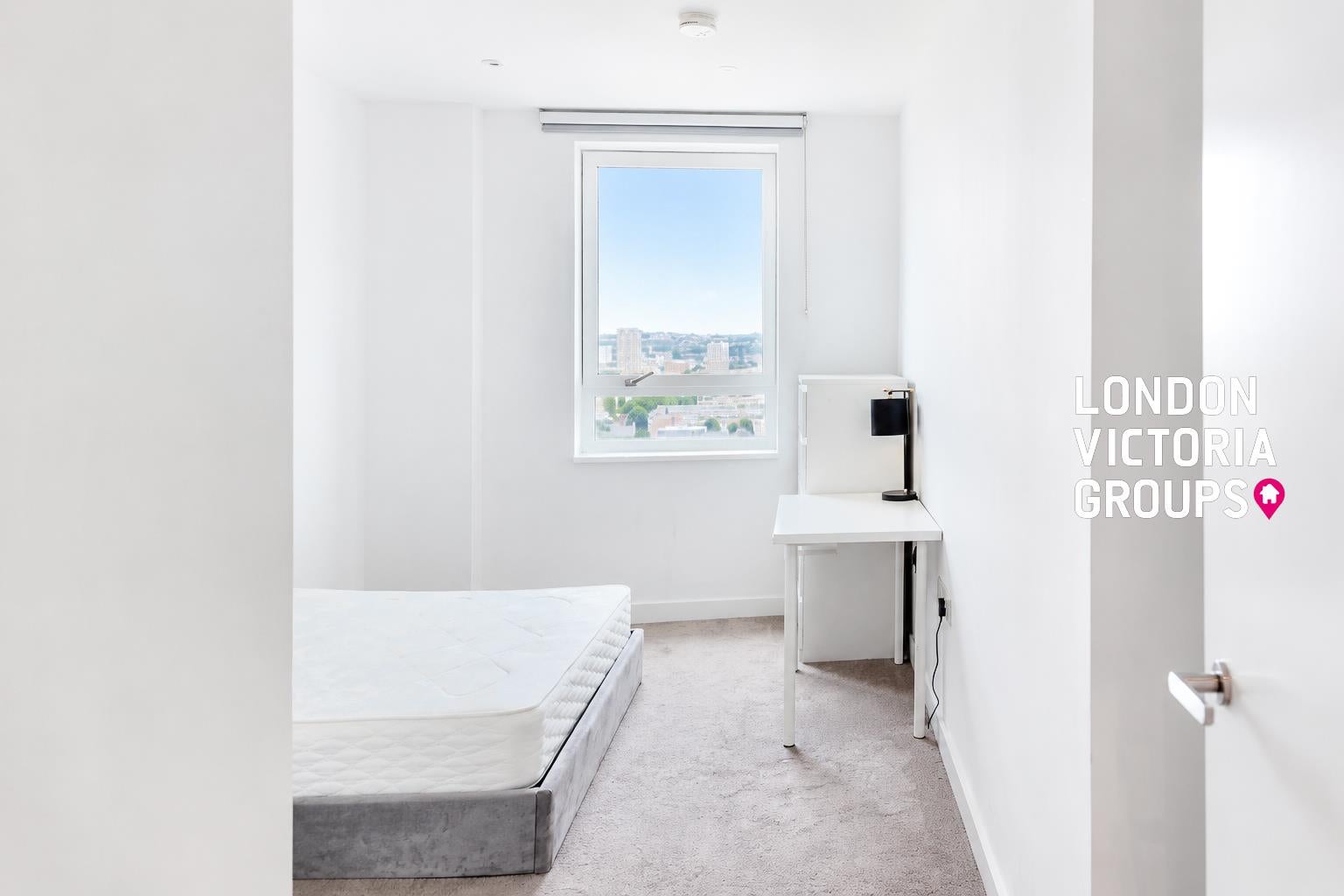 Flat Heygate Street in Greater London