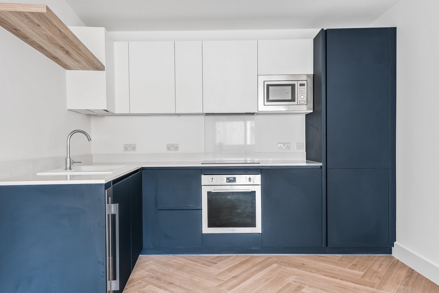 Flat St Johns Road in Greater London