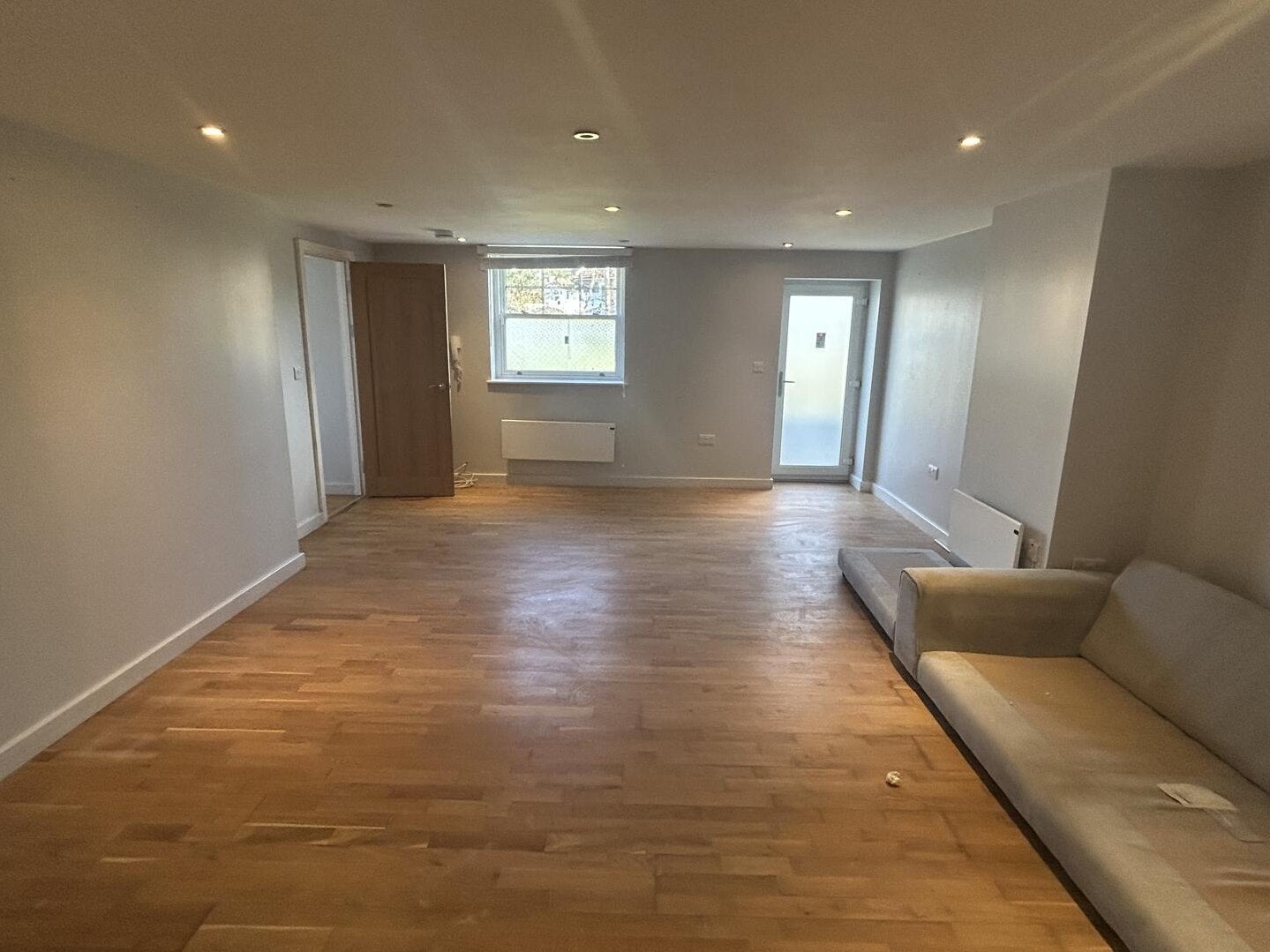 Flat Manor Road in Greater London