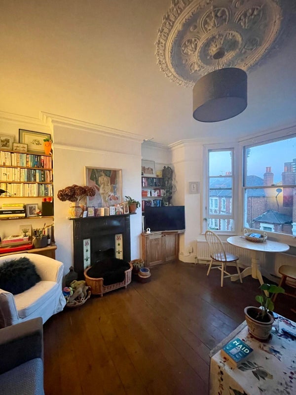 Room Constantine Road in Greater London