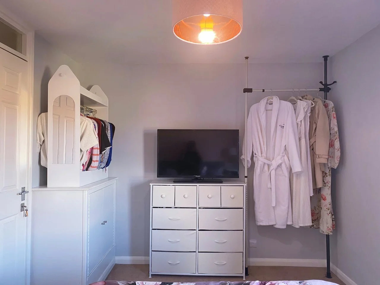 Room Middlefields in Greater London