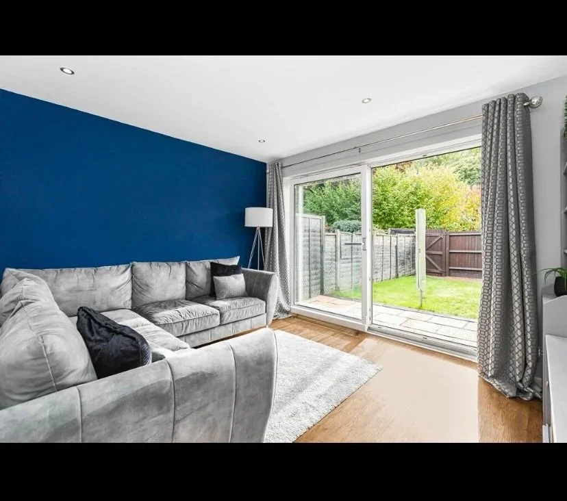 Room Middlefields in Greater London