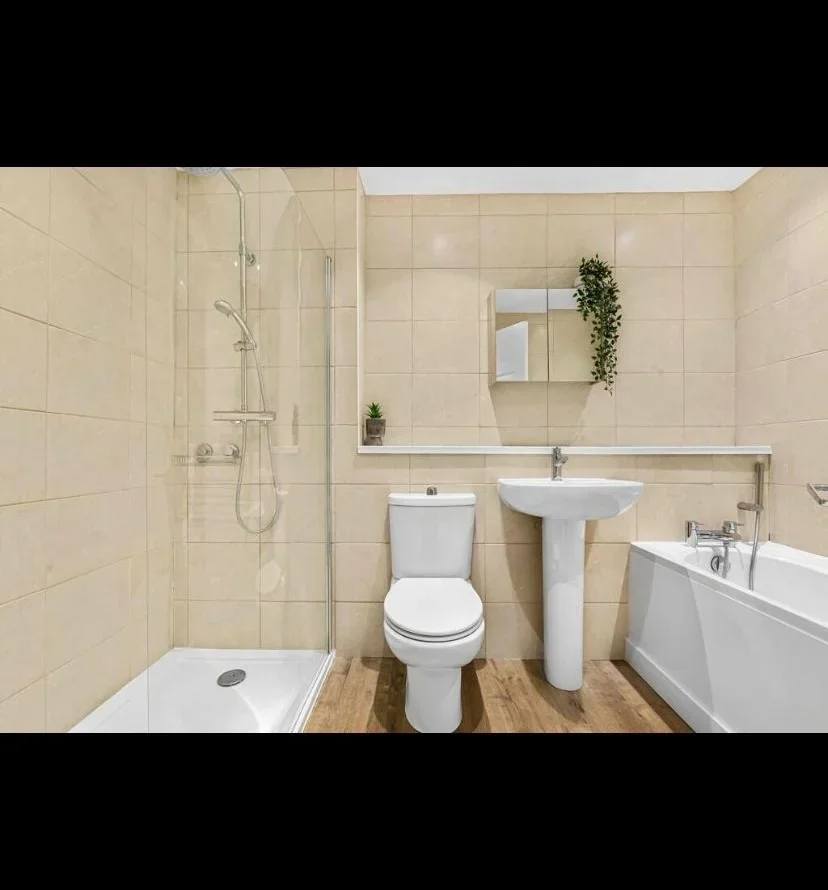 Room Middlefields in Greater London