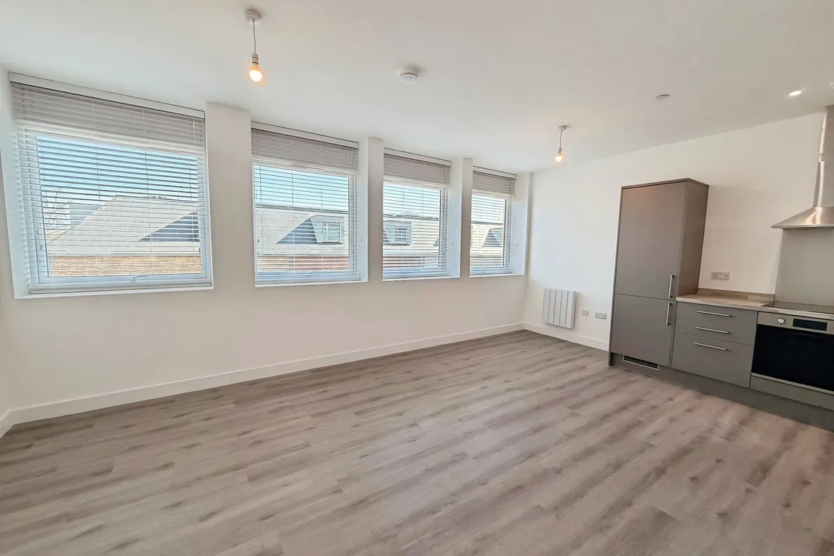 Flat Oundle Road in Peterborough