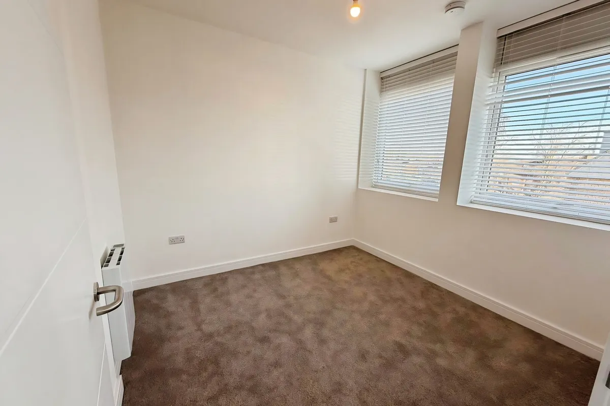 Flat Oundle Road in Peterborough