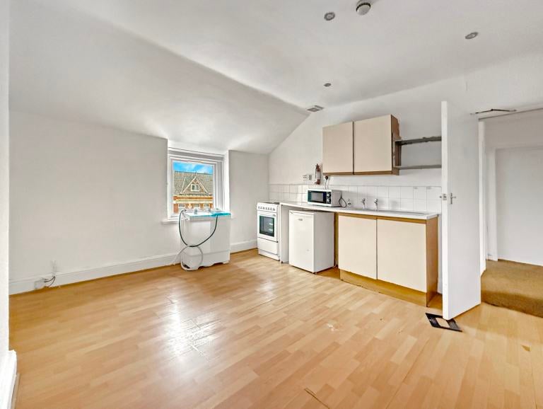 Flat Northcote Street in Cardiff