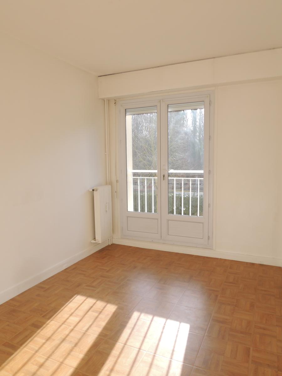 Flat Avenue du Président Kennedy in Saint-Germain-en-Laye