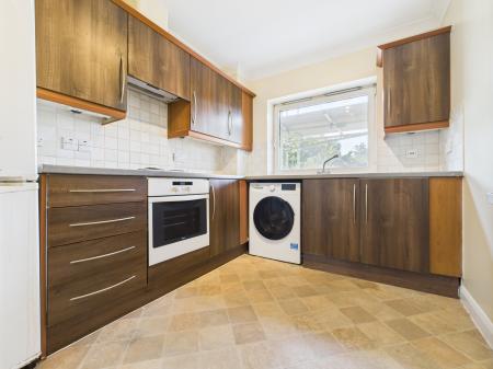 Flat Alençon Link in Basingstoke and Deane