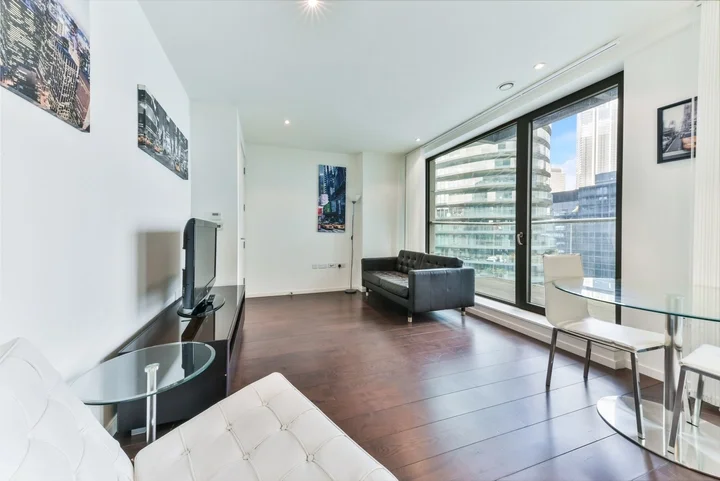 Flat Baltimore Wharf in Greater London
