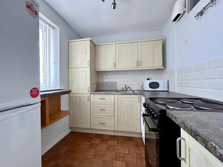 Flat West Jesmond Avenue in Newcastle upon Tyne