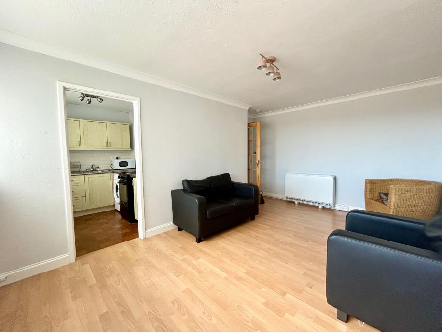 Flat West Jesmond Avenue in Newcastle upon Tyne
