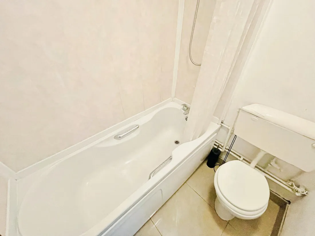 Flat Heol Isaf in Brynmawr