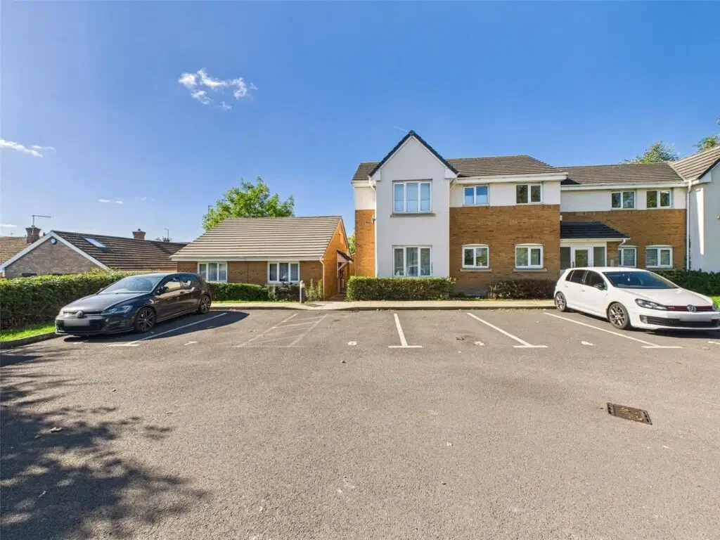 Flat Hatherley Lane in Cheltenham